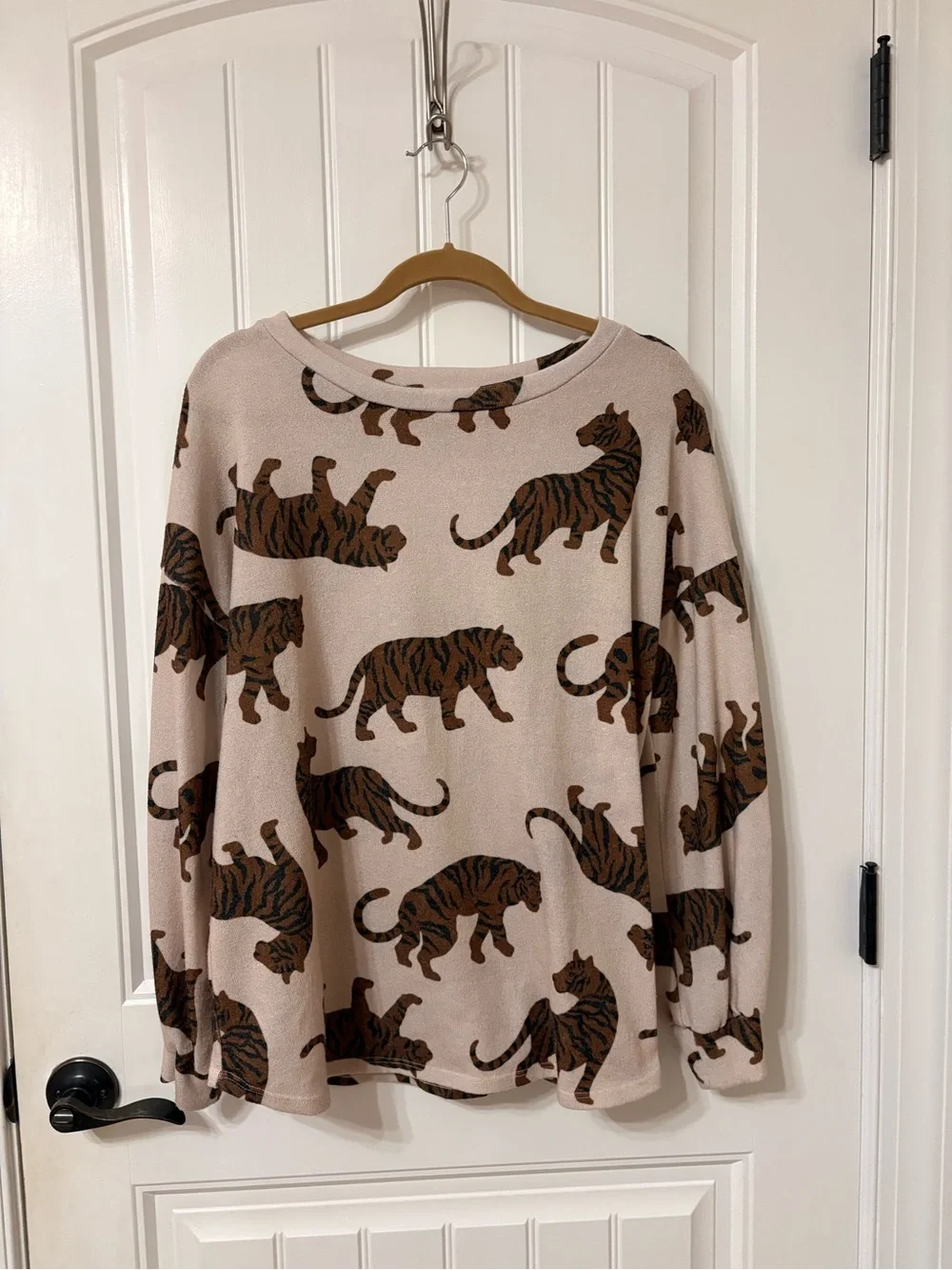 BiBi Beige Sweater with Brown Tiger Print - Picture 1 of 2